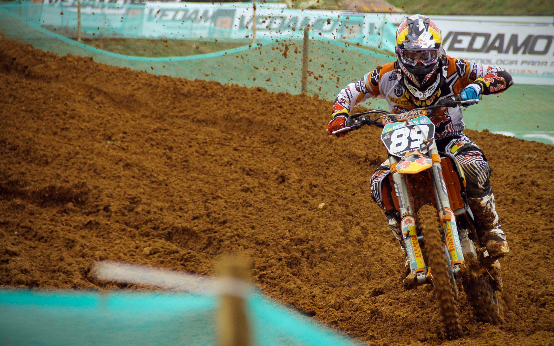 中超“铁血德比” 山东泰山的战斗精神再现，重庆队苦战不胜